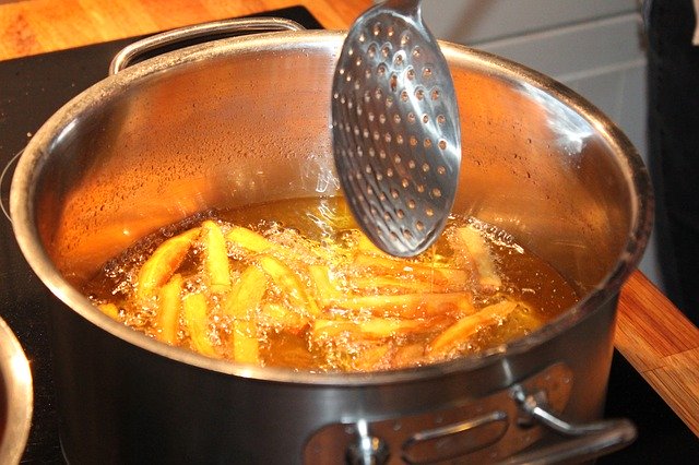 Deep-frying some chips