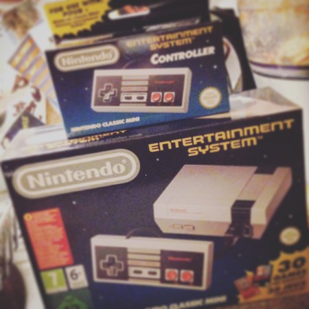 Nintendo Classic Mini NES box
