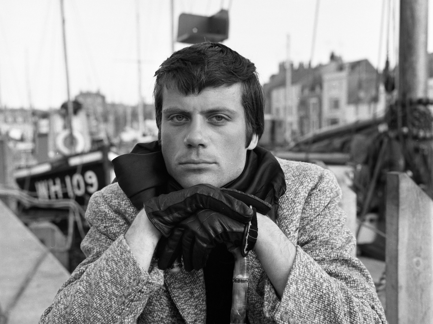 Oliver Reed: The Very Best Eccentric Interviews – Professional Moron