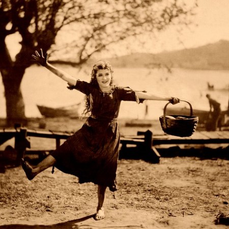 Mary Pickford dancing
