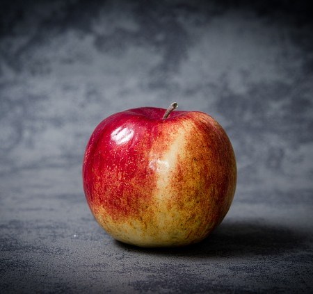 An apple